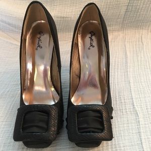 Professional Black Pumps